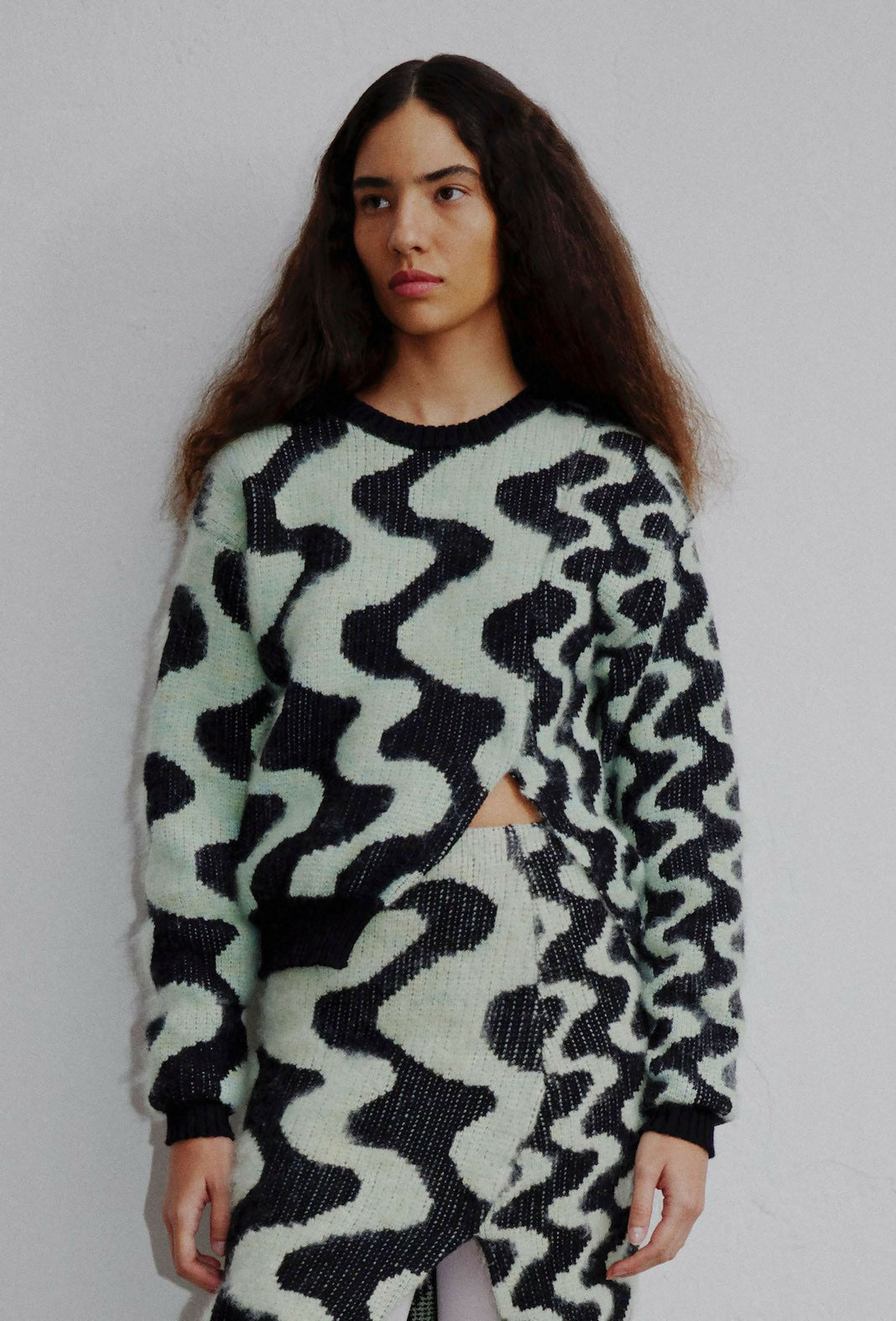 wavey sweater bright